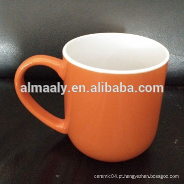 Caneca grande da sopa com cor diferente